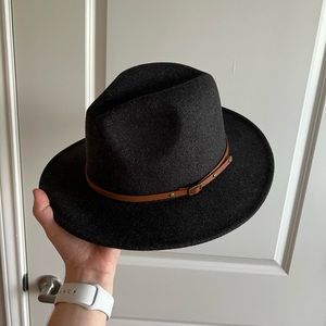 Women’s flat brim hat